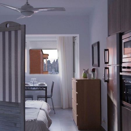 Apartamento Malagueta Beach 10 Malaga Bagian luar foto