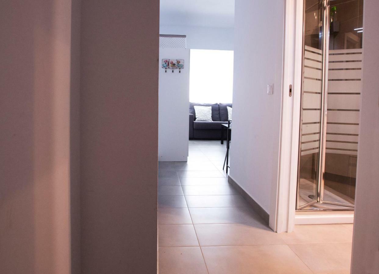 Apartamento Malagueta Beach 10 Malaga Bagian luar foto