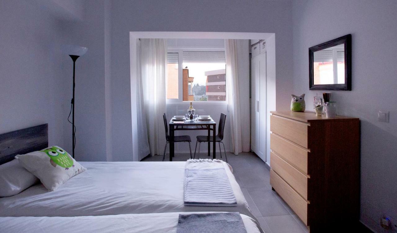 Apartamento Malagueta Beach 10 Malaga Bagian luar foto