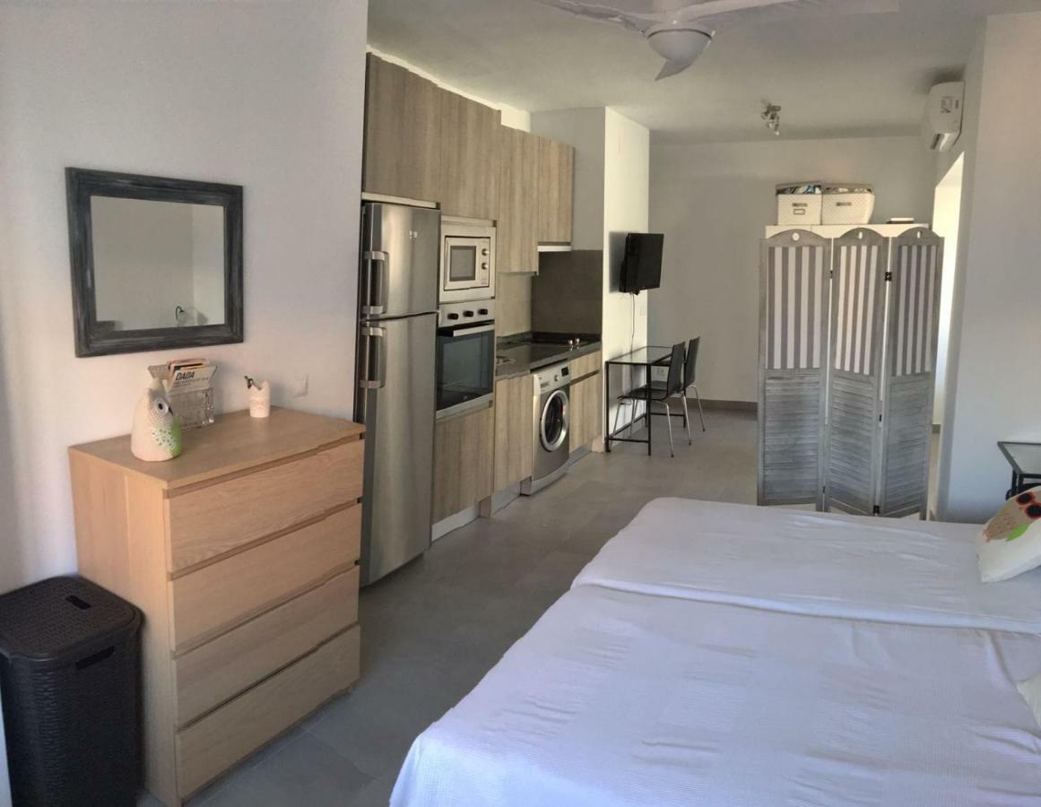 Apartamento Malagueta Beach 10 Malaga Bagian luar foto